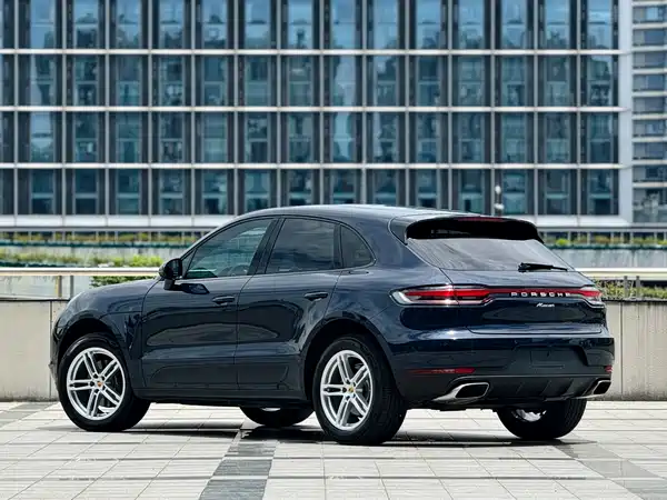 Porsche Macan 2021