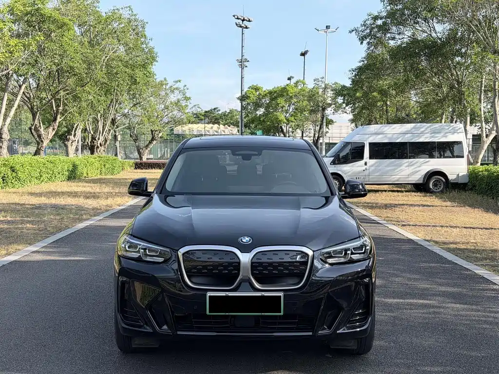 BMW iX3 2022 — фото 2