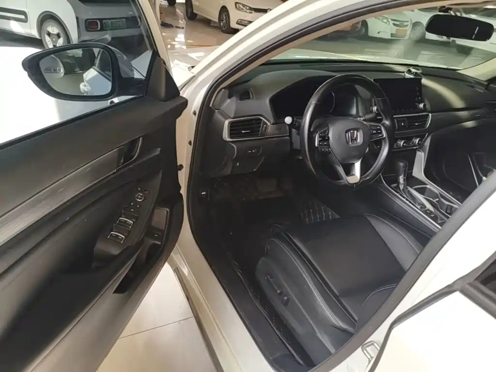 Honda Accord 2021 — фото 16