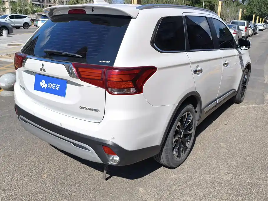 Mitsubishi Outlander 2021