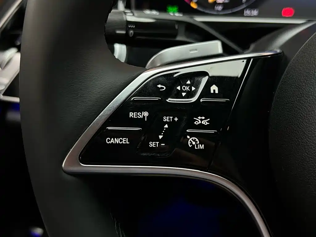 Mercedes-Benz E-Class 2025 — фото 21