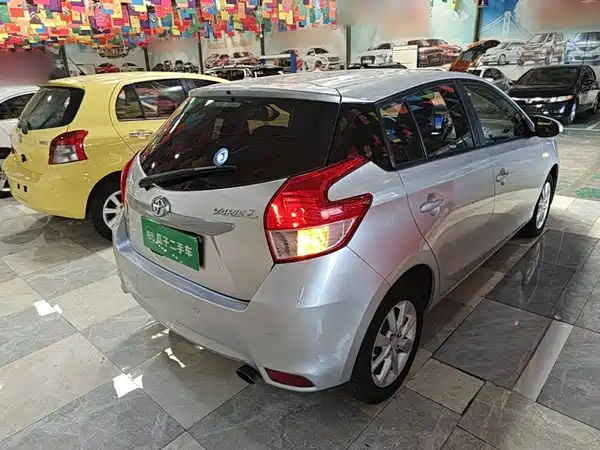 Toyota Yaris L 2015