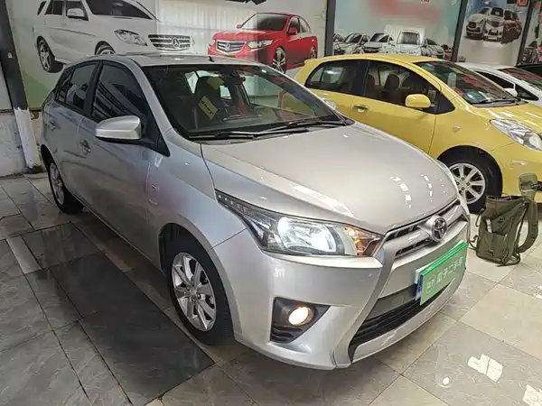 Toyota Yaris L 2015