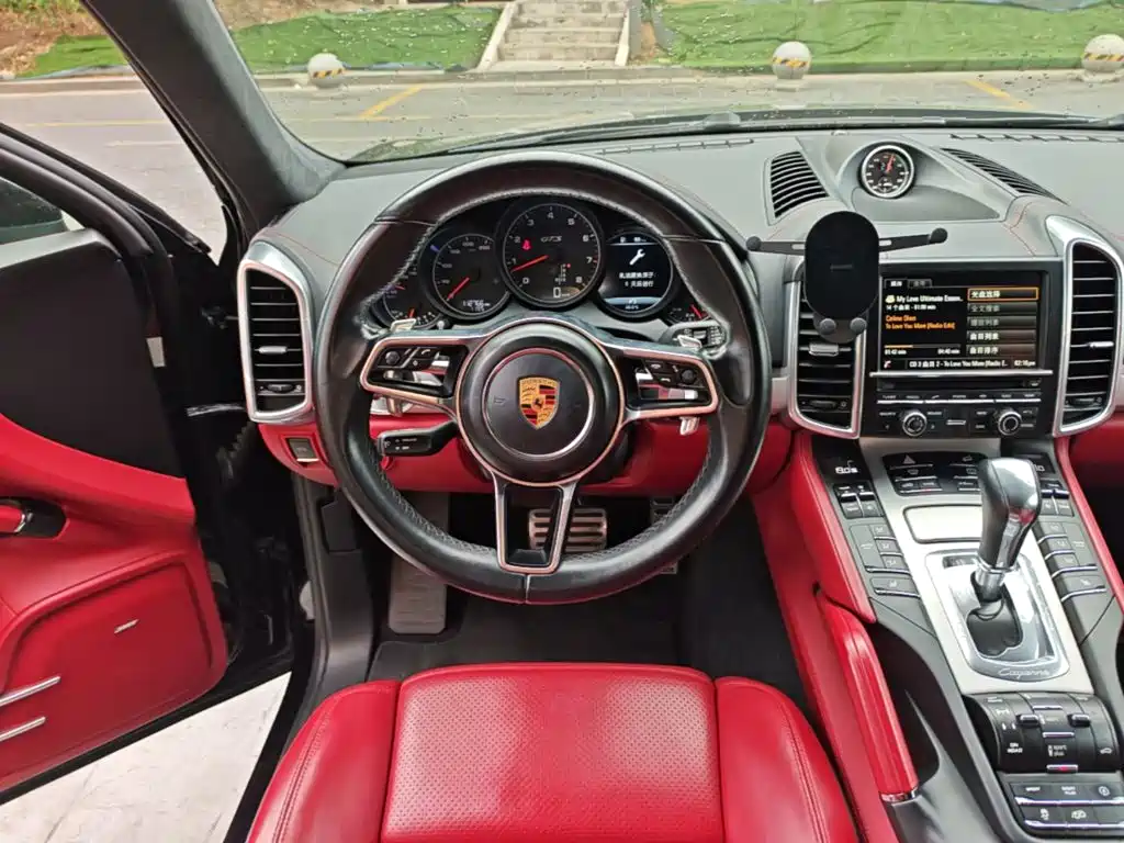 Porsche Cayenne 2016 — фото 15