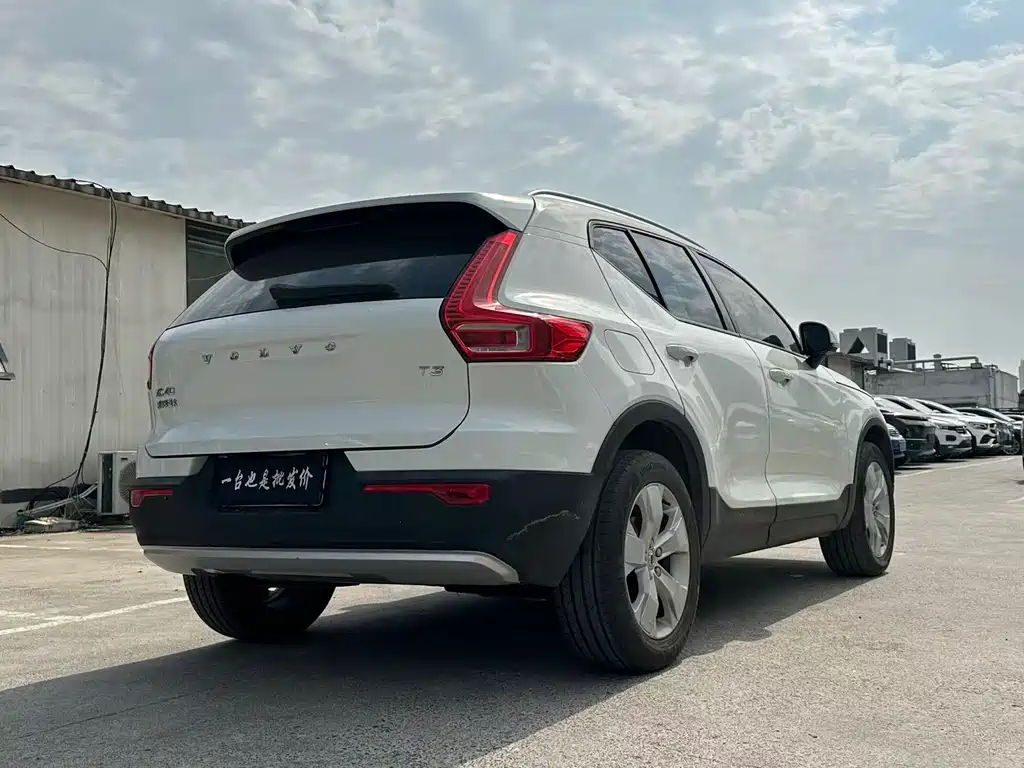 Volvo XC40 2020 — фото 10