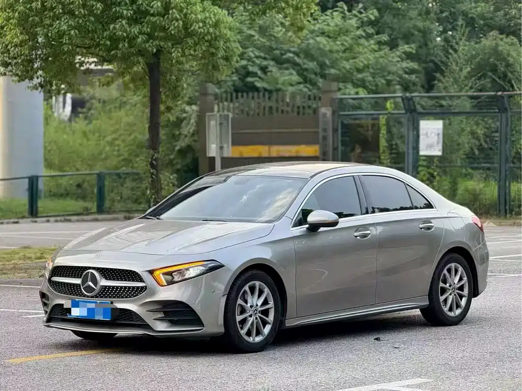 Mercedes-Benz A-Class 2019 — фото 1