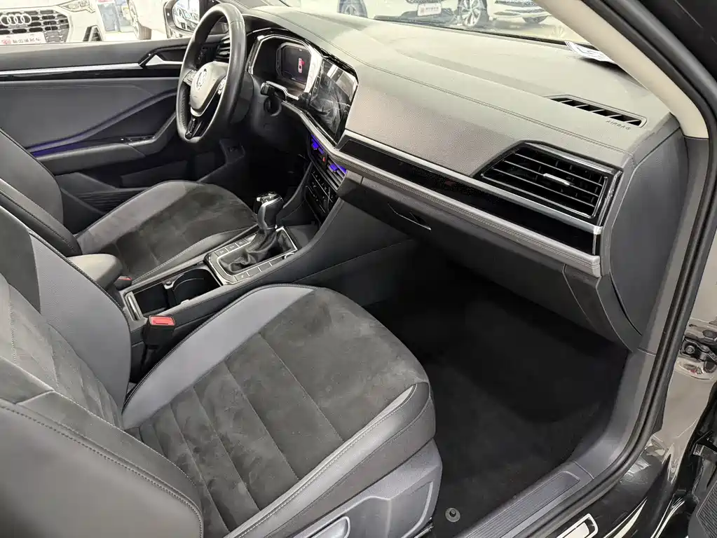 Volkswagen Sagitar 2022