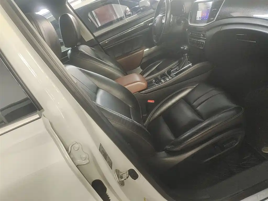 GAC Motor Trumpchi GS7 2018 — фото 25