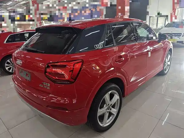 Audi Q2L 2019