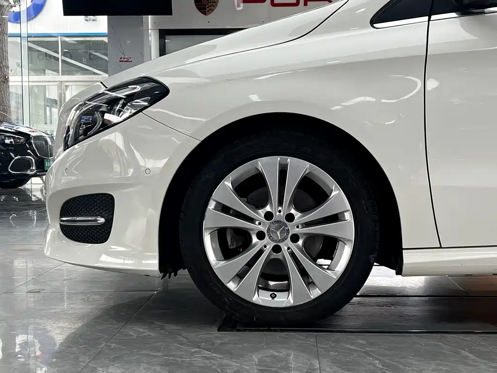 Mercedes-Benz B-Class 2016 — фото 8