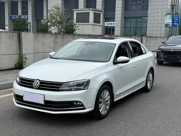 Volkswagen Sagitar 2016