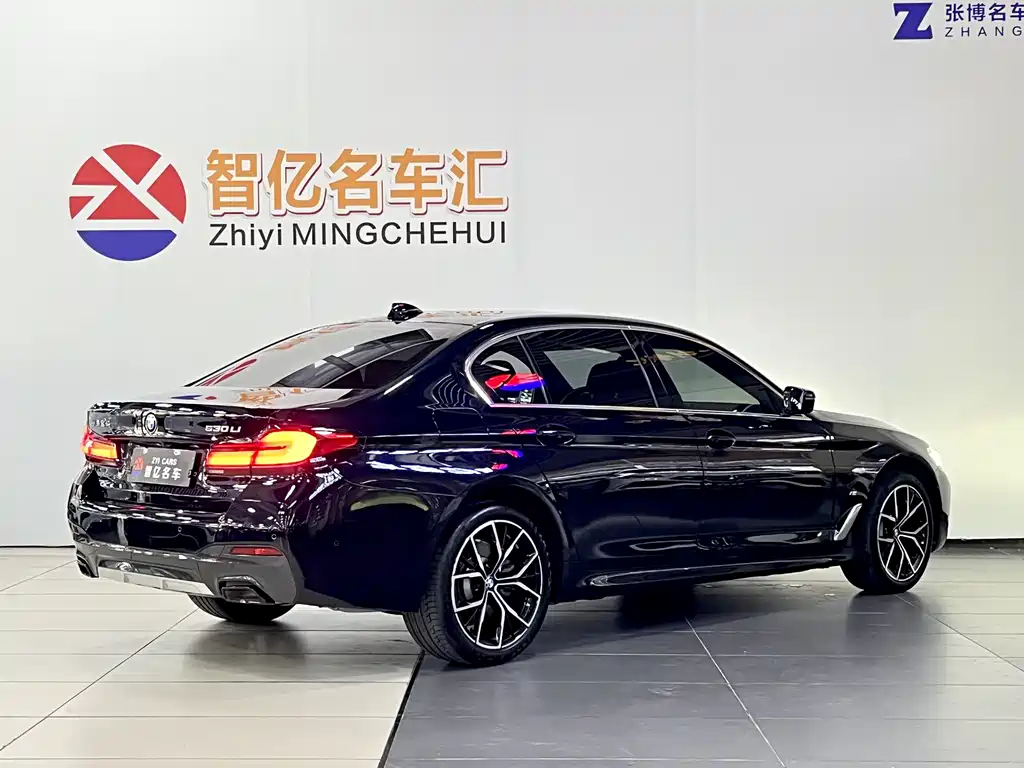 BMW 5 Series 2023 — фото 14