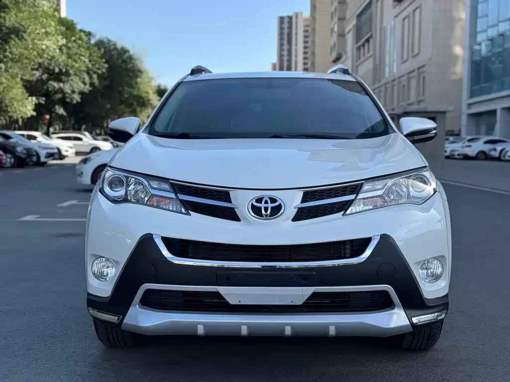 Toyota RAV4 2016 — фото 2