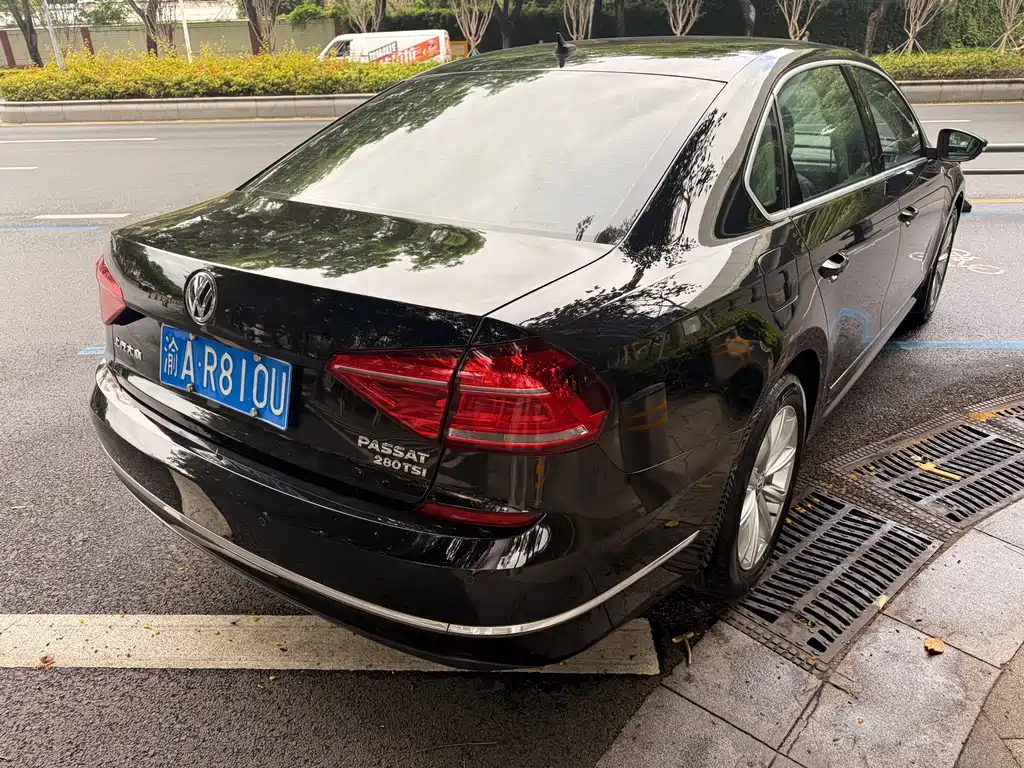 Volkswagen Passat 2018 — фото 10