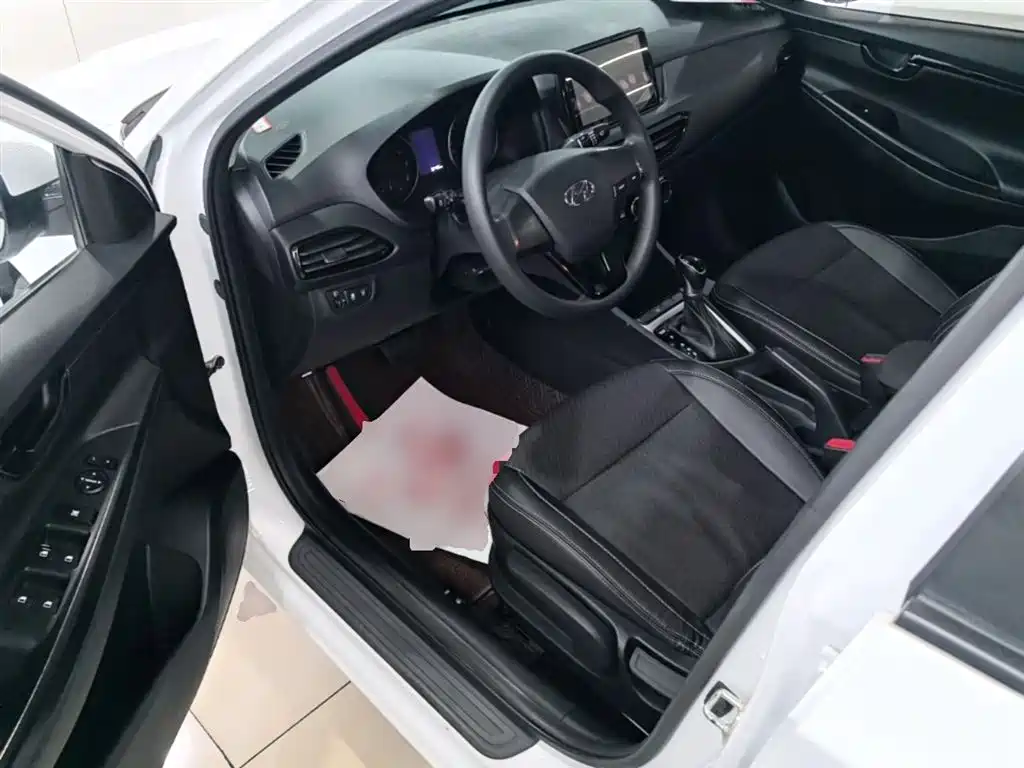 Hyundai Elantra 2019 — фото 16