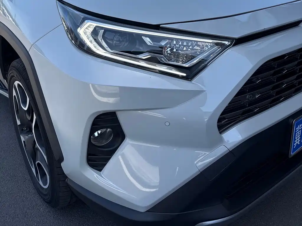 Toyota RAV4 2020 — фото 6