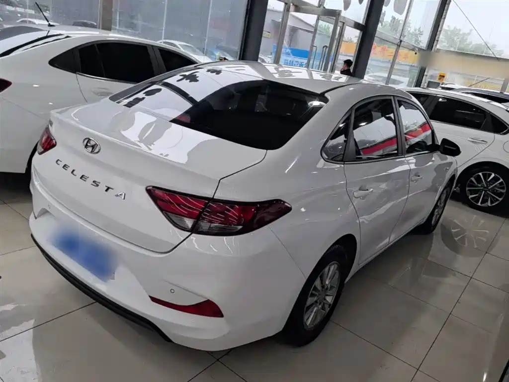 Hyundai Elantra 2019 — фото 7