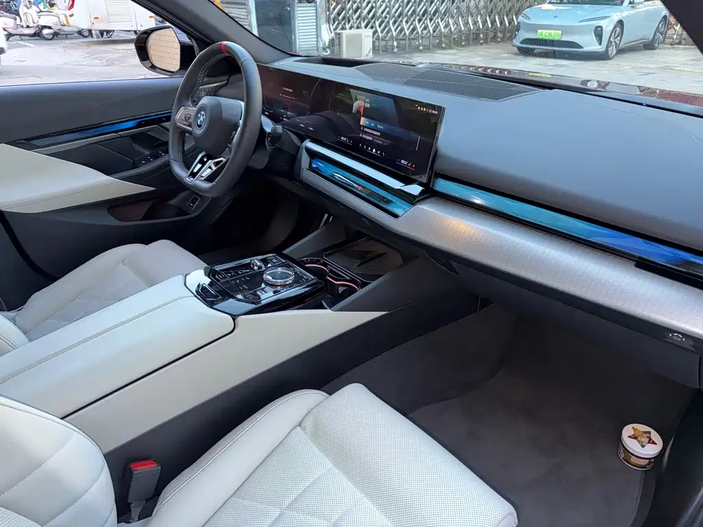 BMW i5 M60 2025 — фото 18