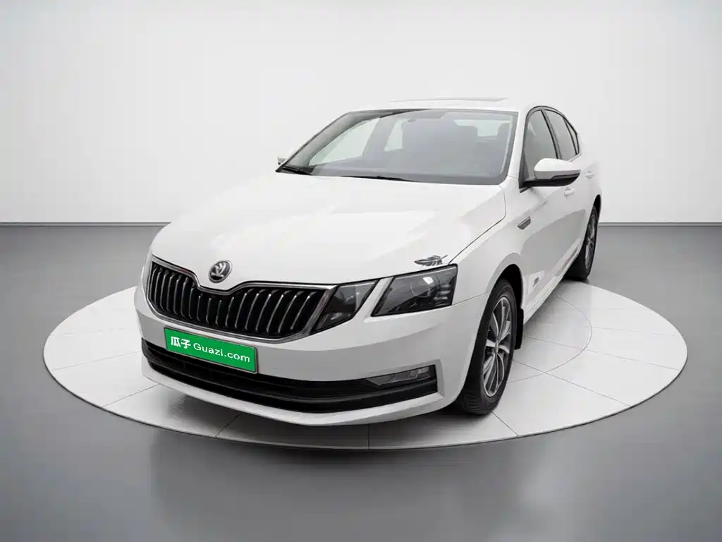 Skoda Octavia 2021 — фото 1