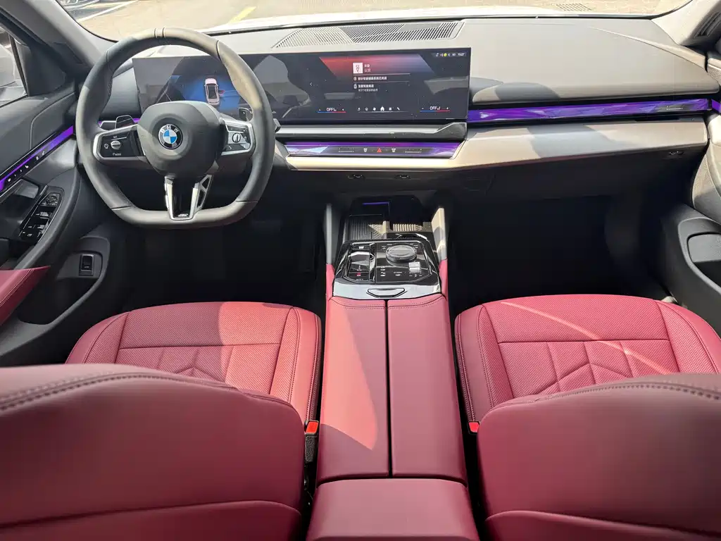 BMW 5 Series 2025 — фото 14