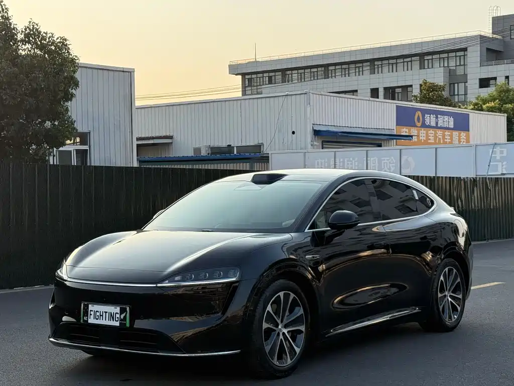 Luxeed Zhijie R7 2025