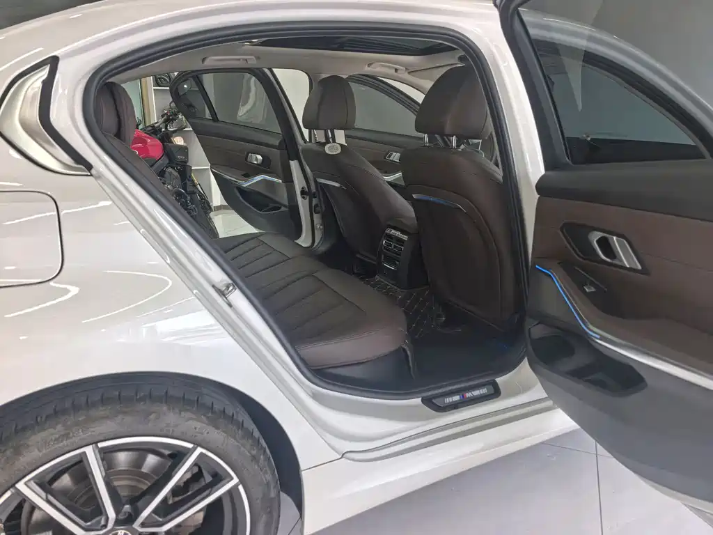 BMW 3 Series 2023