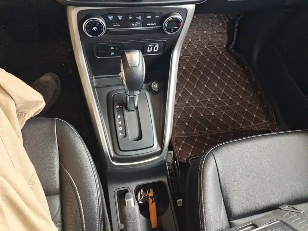 Ford EcoSport 2018 — фото 10