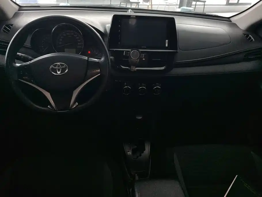 Toyota Vios 2023 — фото 12