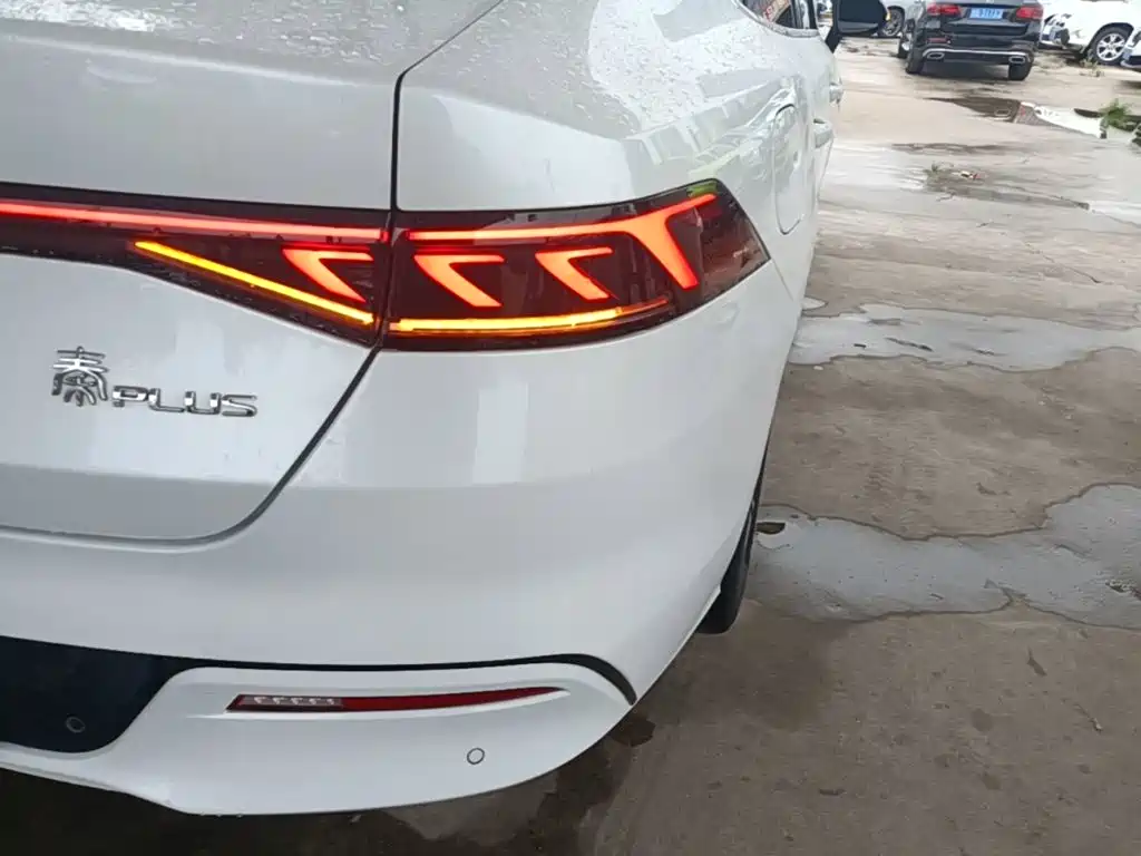 BYD Qin PLUS 2022 — фото 8