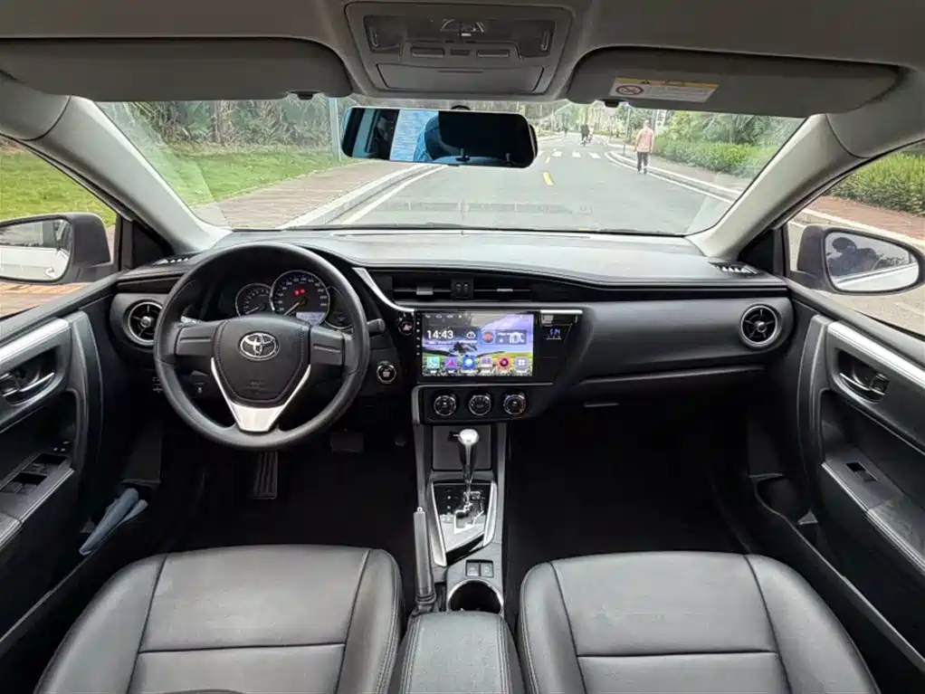 Toyota Corolla 2018 — фото 14