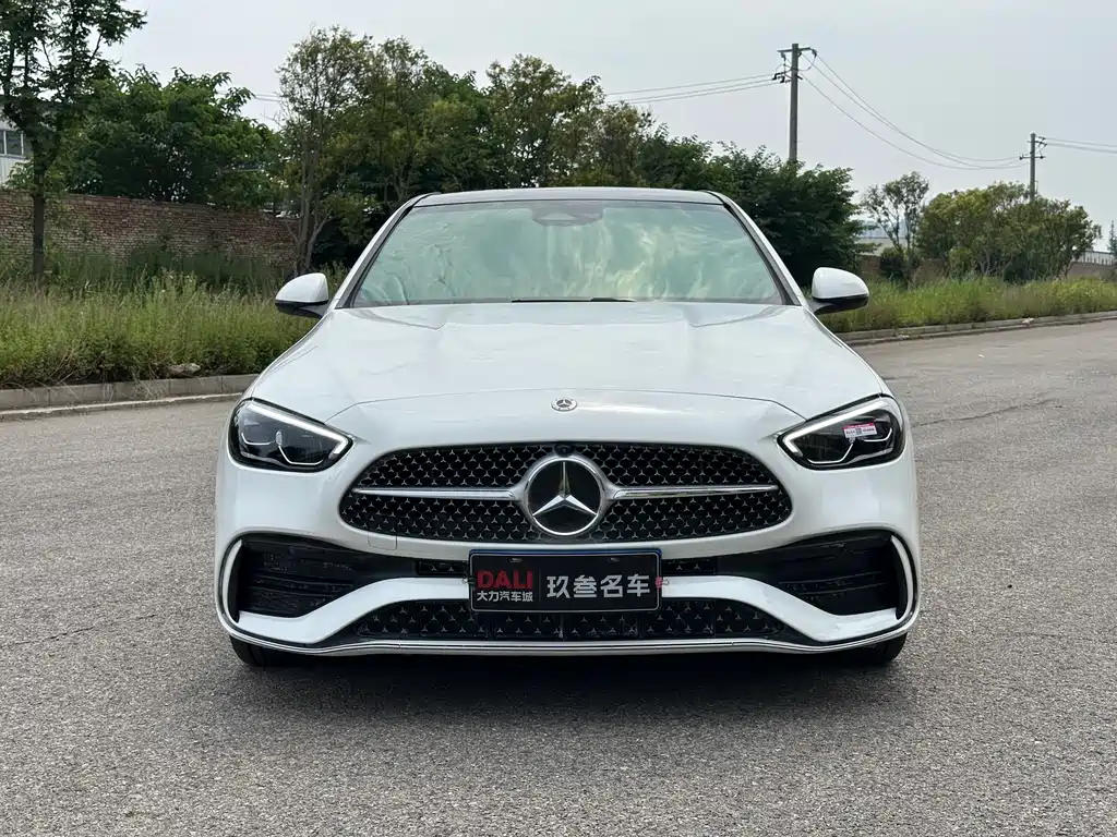 Mercedes-Benz C-Class 2024