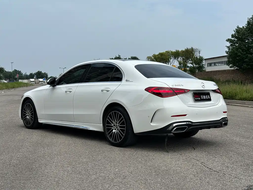Mercedes-Benz C-Class 2024
