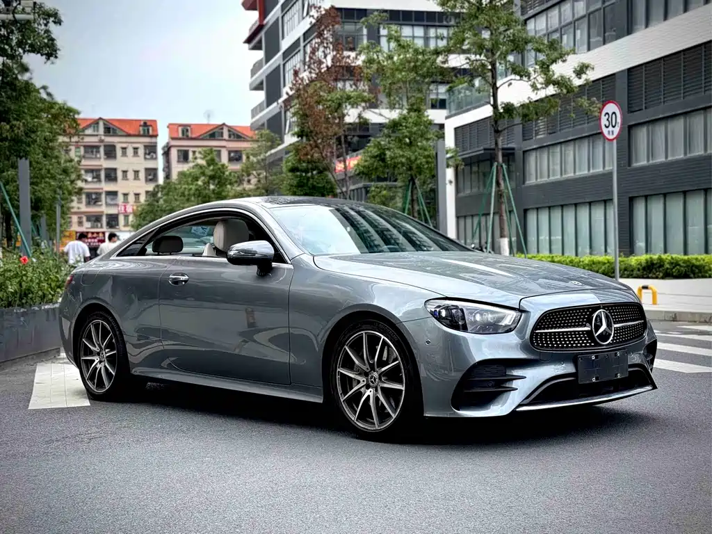 Mercedes-Benz E-Class 2022