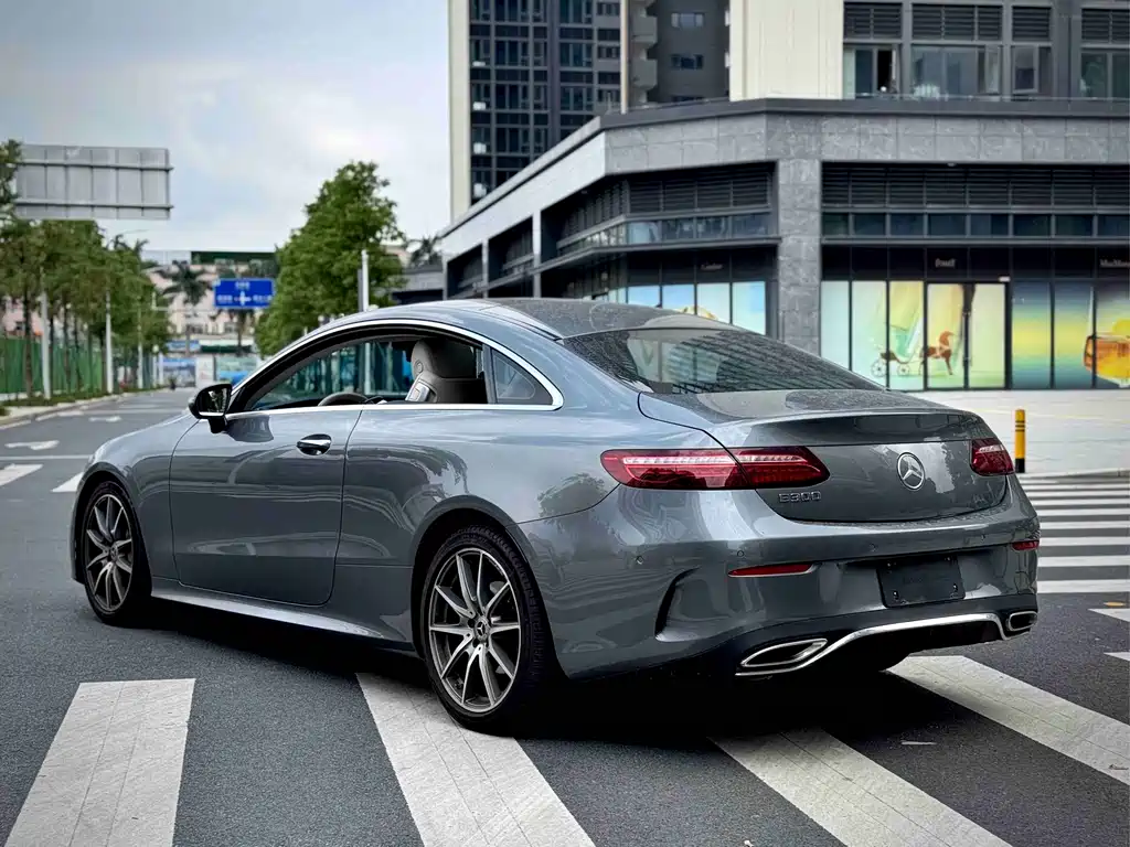 Mercedes-Benz E-Class 2022 — фото 10