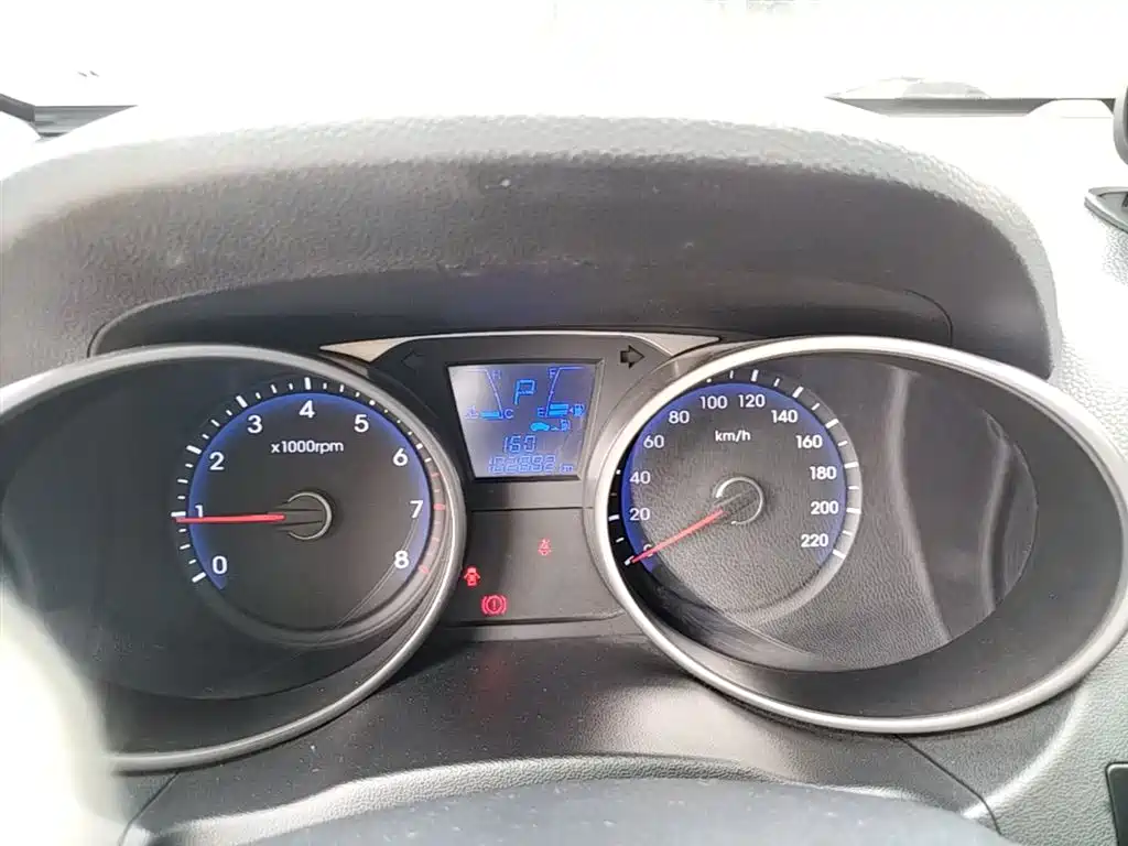 Hyundai ix35 2014 — фото 12
