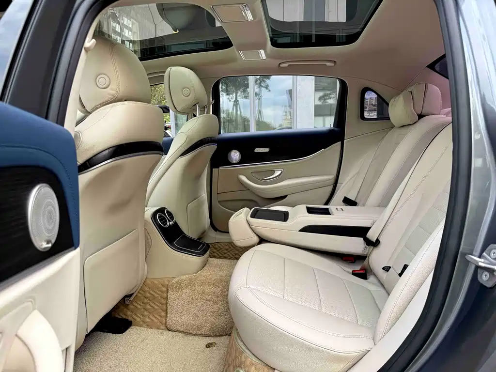 Mercedes-Benz E-Class 2021 — фото 10
