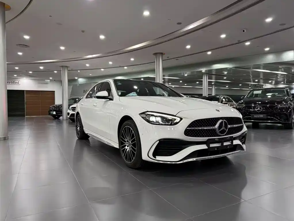 Mercedes-Benz C-Class 2023 — фото 3