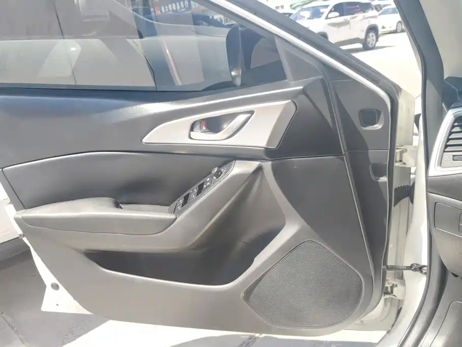 Mazda 3 Angkesela 2018
