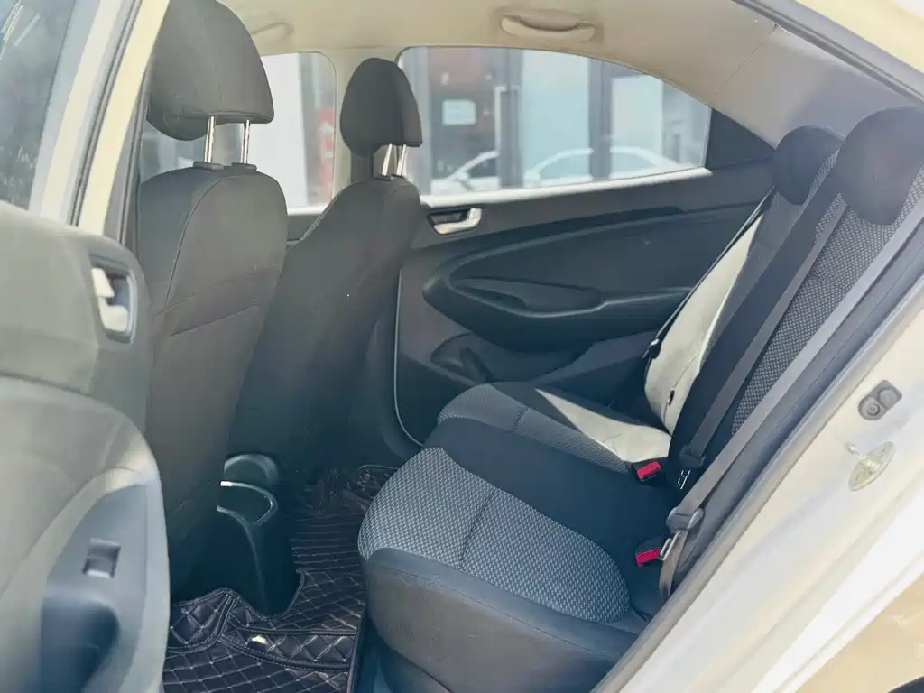 Hyundai Verna 2019 — фото 12