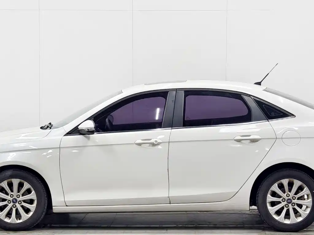 Ford Escort 2016
