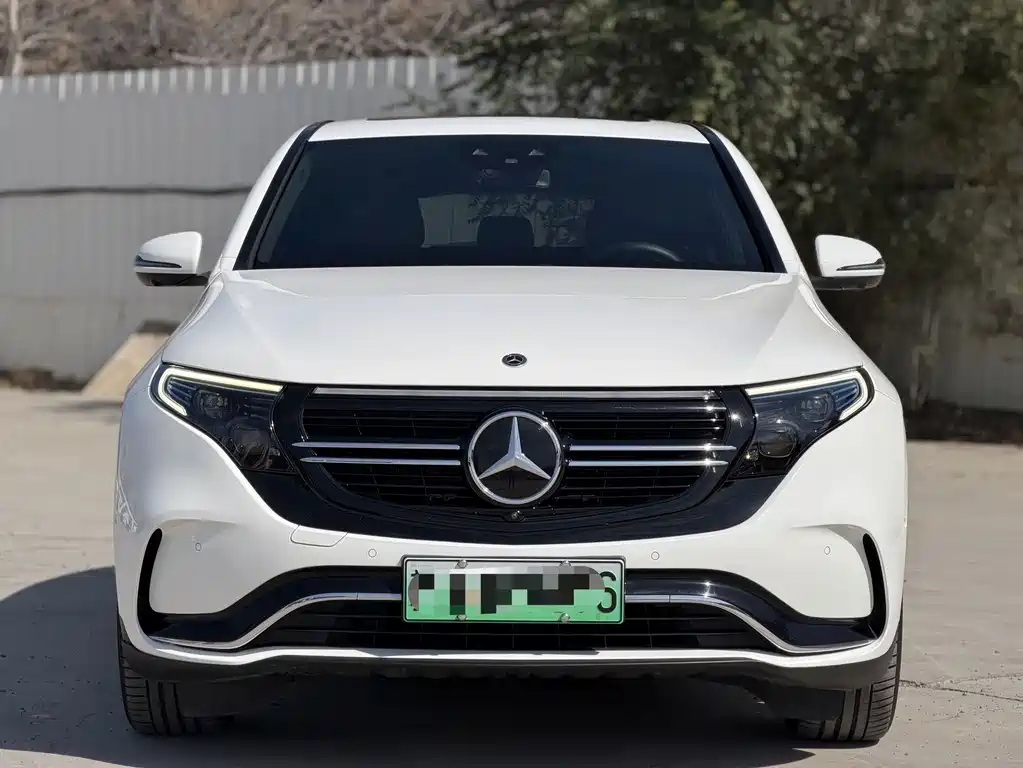 Mercedes-Benz EQC 2021 — фото 3