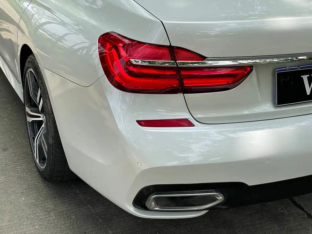 BMW 7 Series 2018 — фото 22