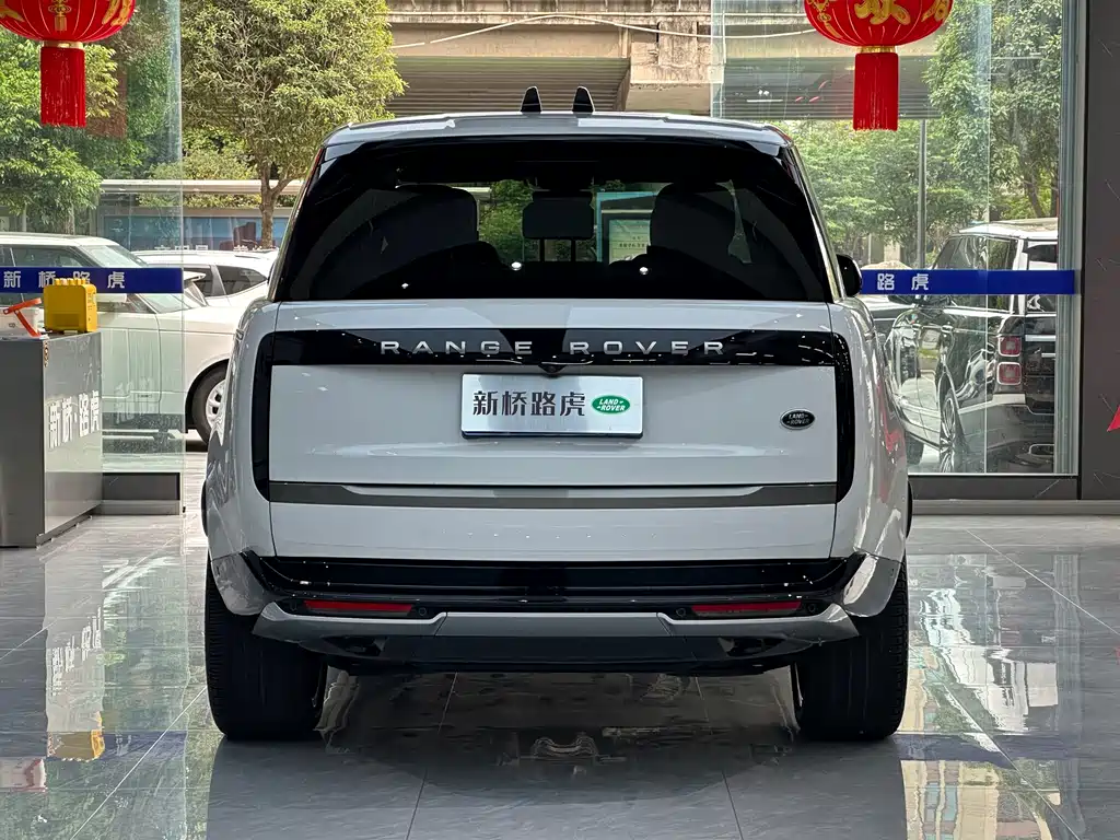 Land Rover Range Rover 2023 — фото 18