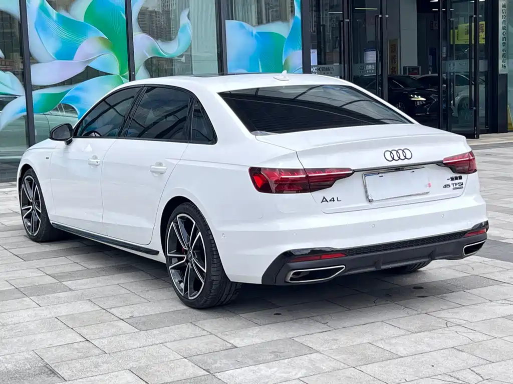 Audi A4L 2023