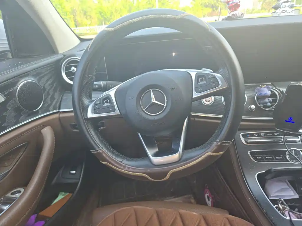 Mercedes-Benz E-Class 2017 — фото 11
