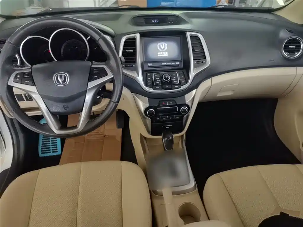 Changan Eado 2015 — фото 10
