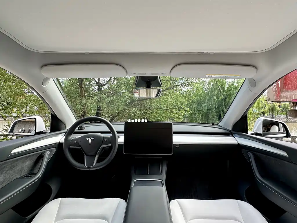 Tesla Model Y 2023 — фото 15