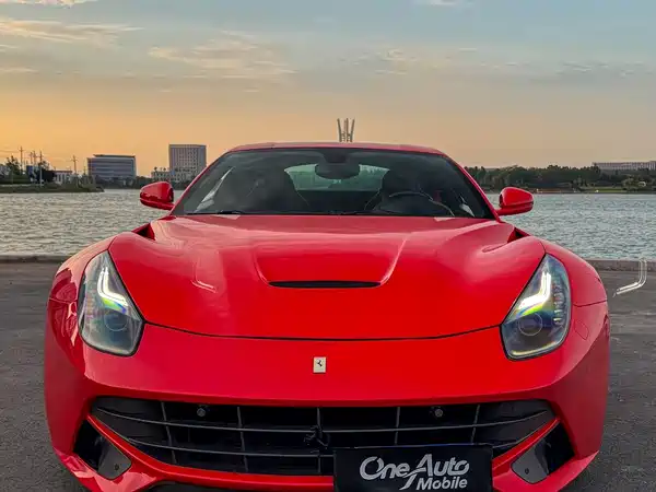 Ferrari F12berlinetta 2013
