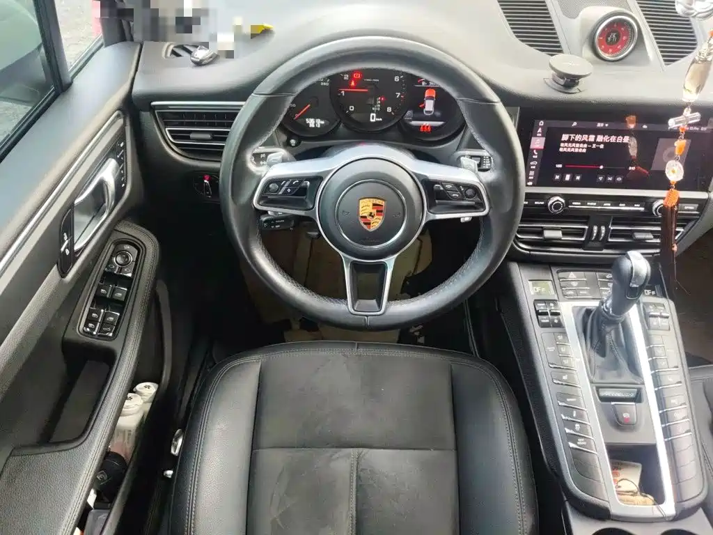 Porsche Macan 2020 — фото 11