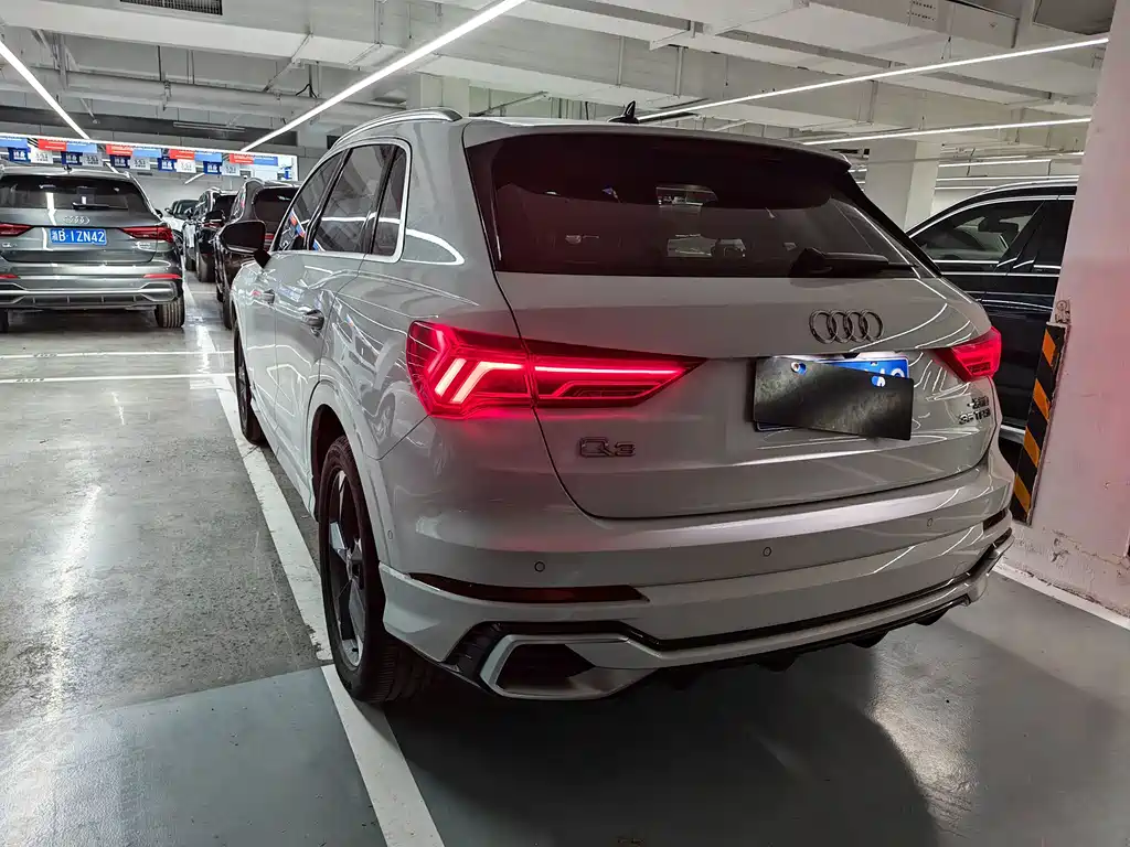 Audi Q3 2024 — фото 15